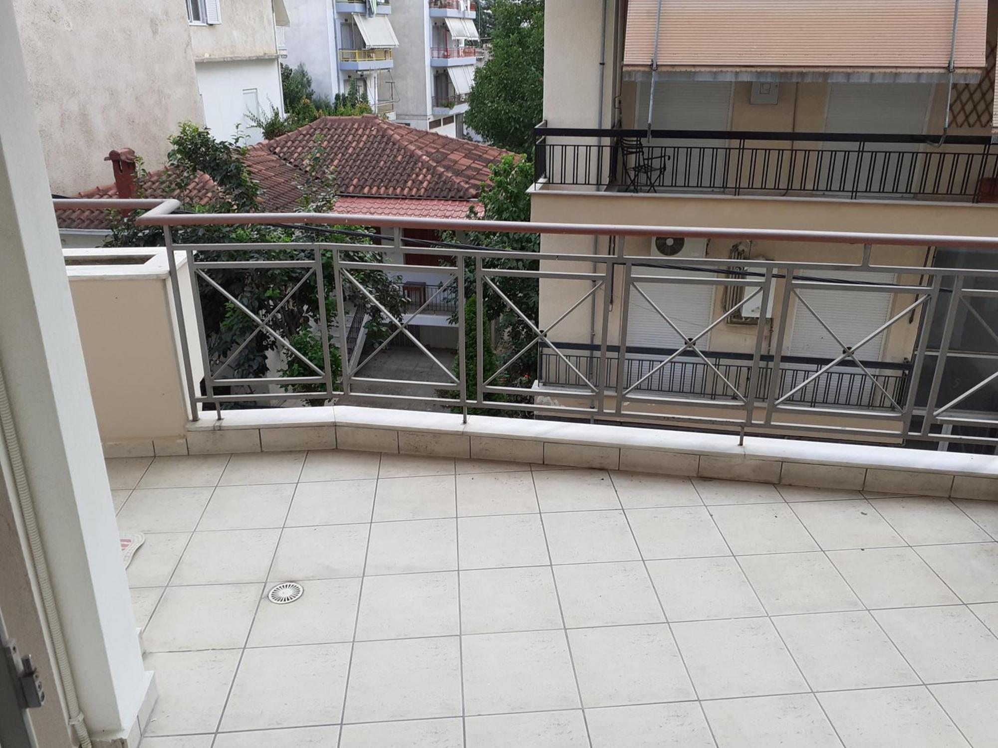 Απέριττον 2 Lägenhet Tríkala Exteriör bild